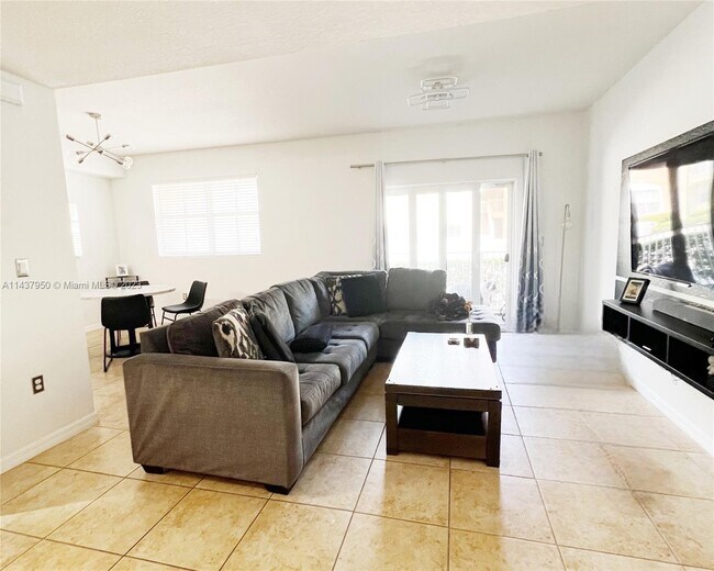 Foto del edificio - 8899 NW 107th Ct