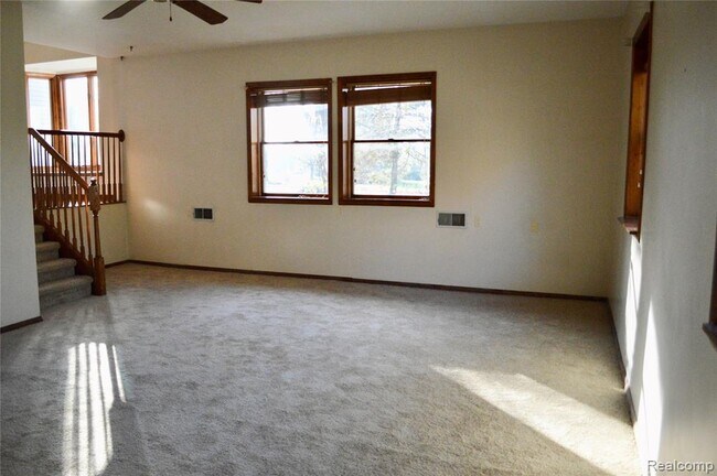 Foto del edificio - 8344 Ellis Rd