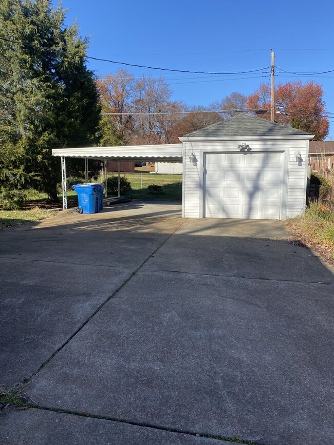 Building Photo - Charming 2bd/1ba Bungalow in the Overland ...