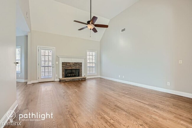 Foto del edificio - 4 br, 3 bath House - 7175 Fletcher Drive UNIT