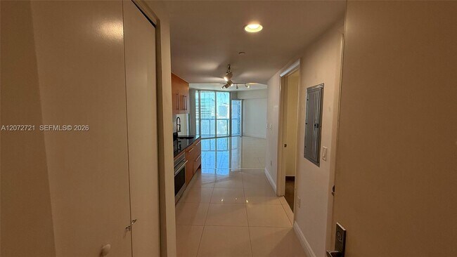 Foto del edificio - 475 Brickell Ave