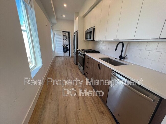 Foto del edificio - 5230 Georgia Ave NW