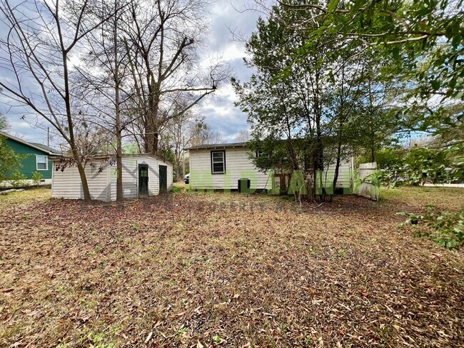 Foto del edificio - 135 Rivelon Rd