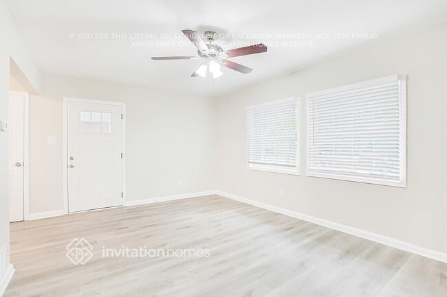 Building Photo - 2716 Lancaster Dr