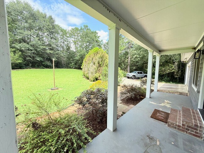 Foto del edificio - Beautiful East Side Property!