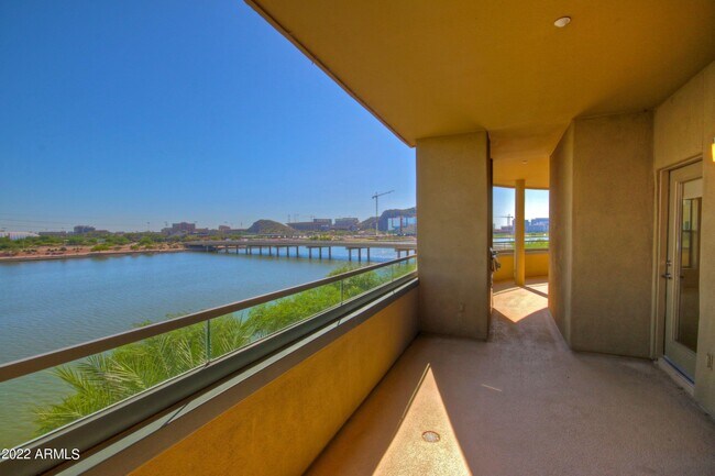 Foto del edificio - 945 E Playa Del Norte Dr