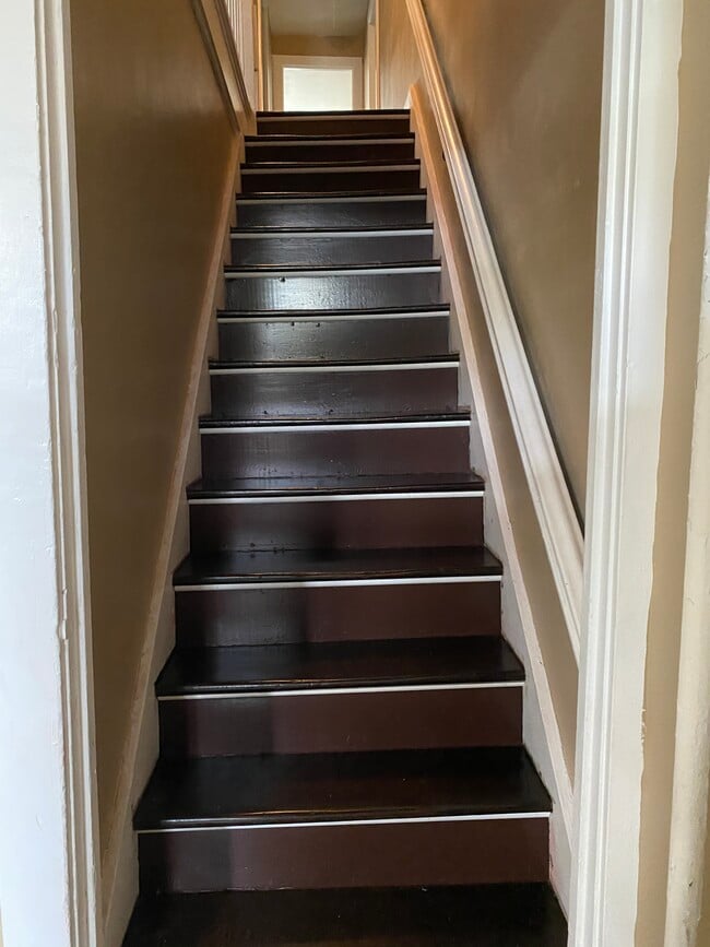 Building Photo - 124 Main St