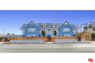 Building Photo - 1952 W 48th St