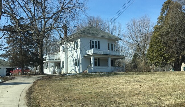 Building Photo - 172 Jones St