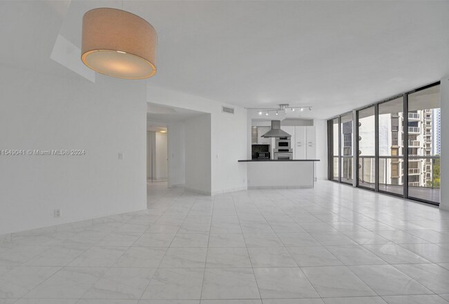 Foto del edificio - 1000 Parkview Dr