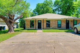 Building Photo - 808 Concho Pl
