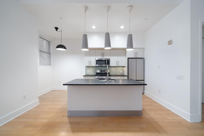 Building Photo - 4 Beacon Way