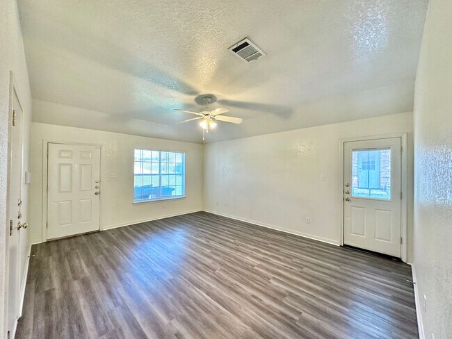 Building Photo - 2207 Indian Trail