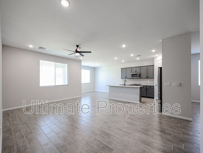 Foto del edificio - 17986 Avenida del Sol W