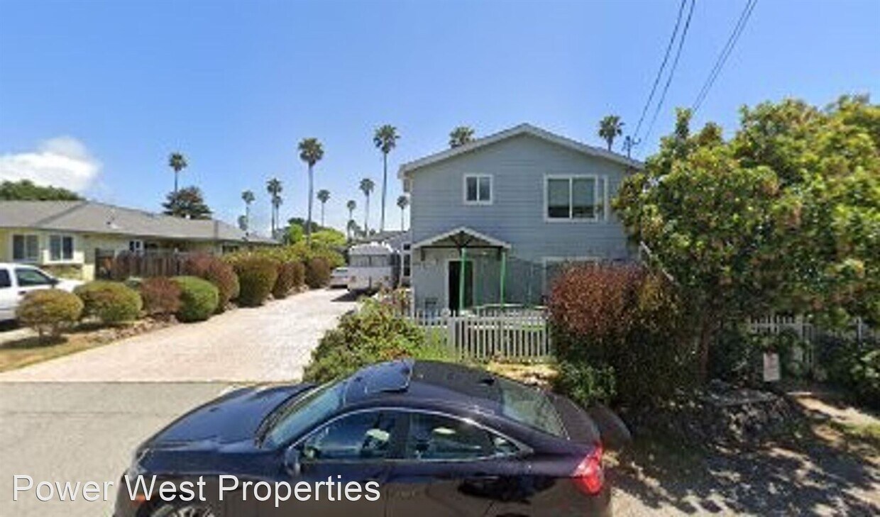 Primary Photo - 2 br, 1.5 bath House - 698 30th Ave
