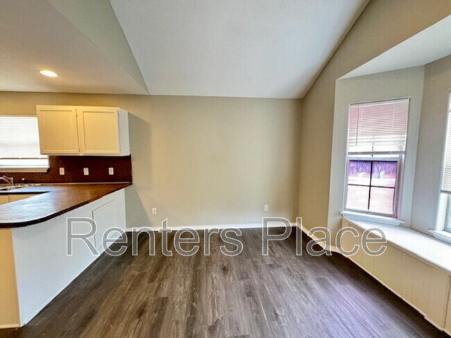 Foto del edificio - 713 N Main St