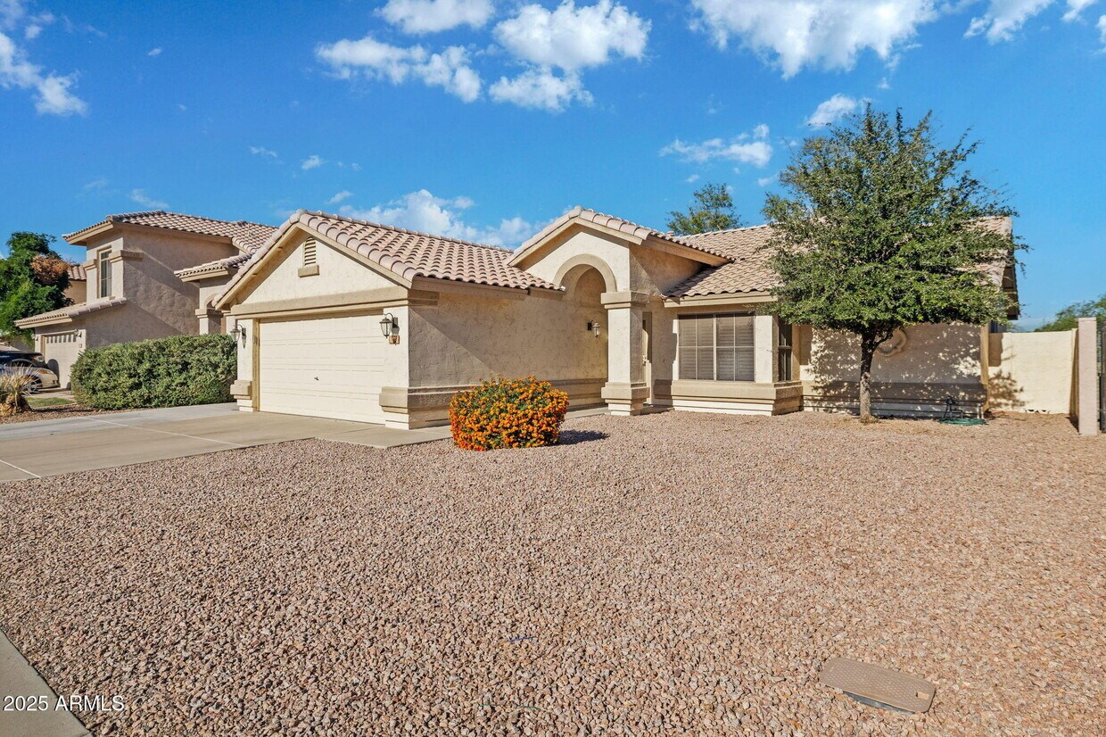 Foto principal - 1250 W Canary Way