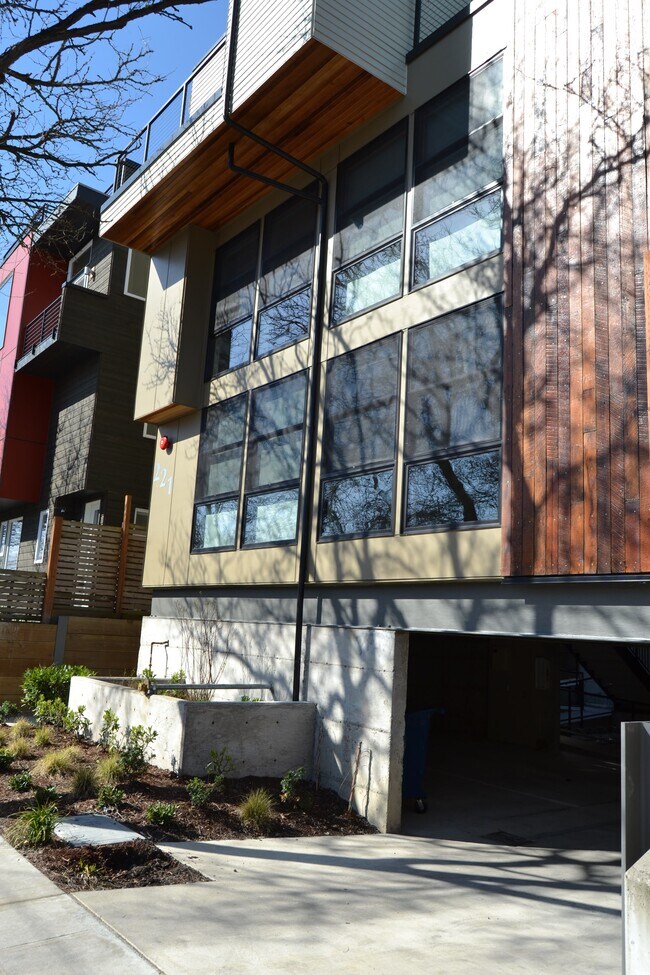 Foto del edificio - 221 23rd Ave E