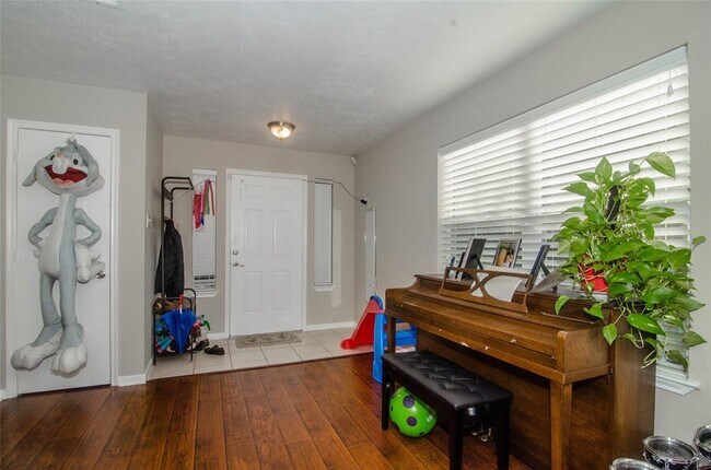 Building Photo - 19114 Brownstone Mills Dr