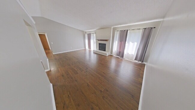 Foto del edificio - "3-Bedroom Haven with Modern Comforts on South Adele Circle!"
