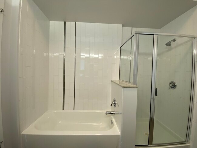 Foto del edificio - 668 N Kingsbury St