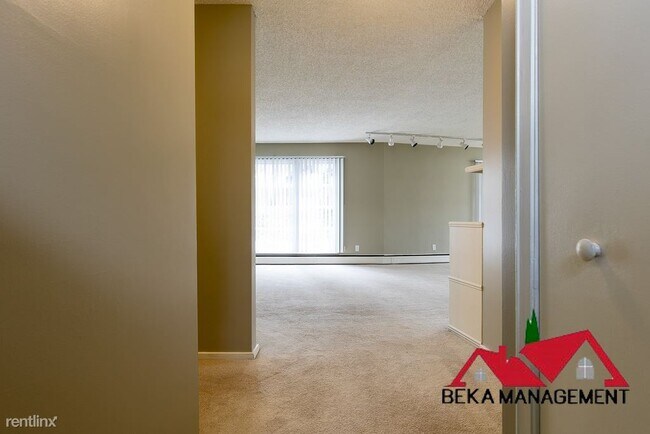 Building Photo - 2 br, 1 bath House - 4045 Parkview Dr
