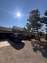 Building Photo - 1651 Finch Dr