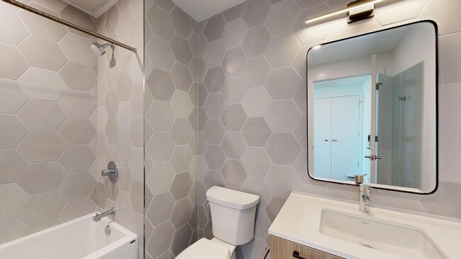 Interior Photo - Broadridge