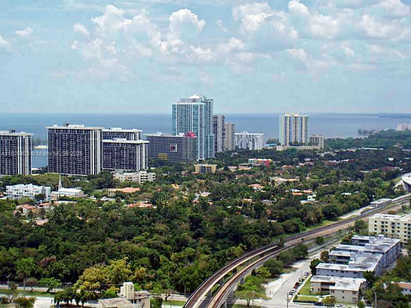Foto principal - 79 SW 12th St