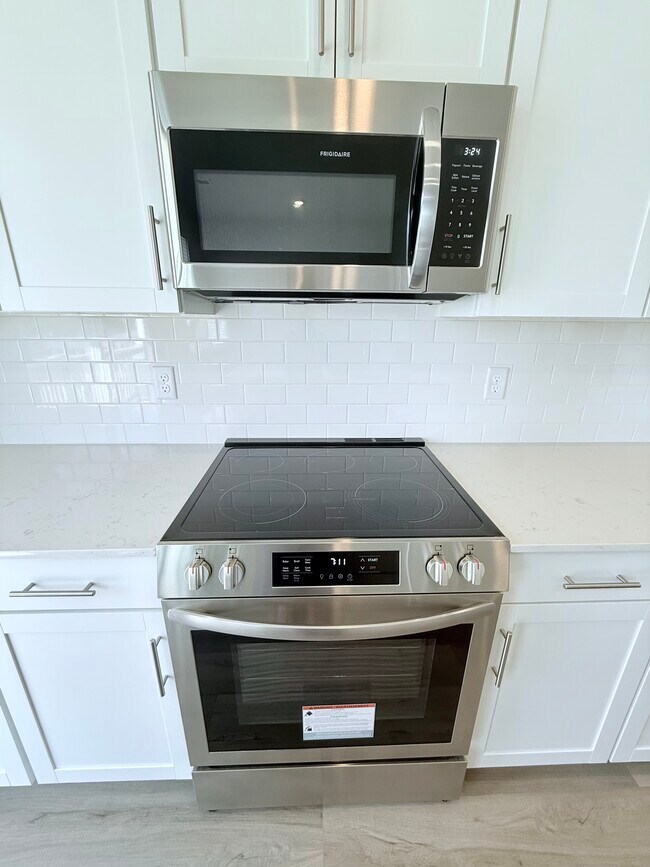 Building Photo - 420 Seneca St