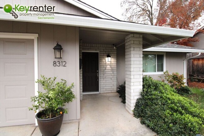 Foto del edificio - 8312 Camelback Ct