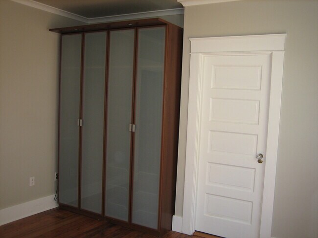 Foto del edificio - 1818 Santa Ynez St