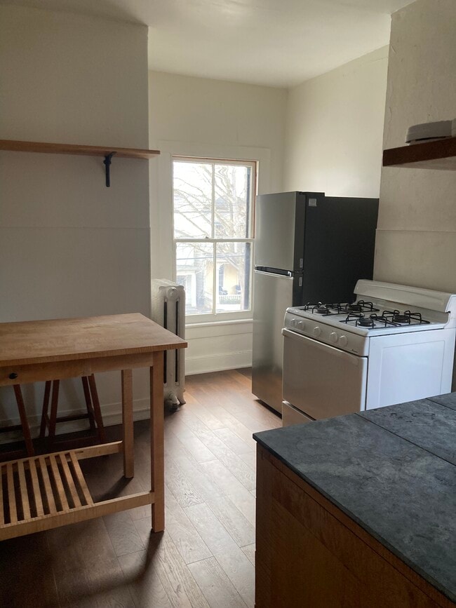 Building Photo - 437 N Aurora St