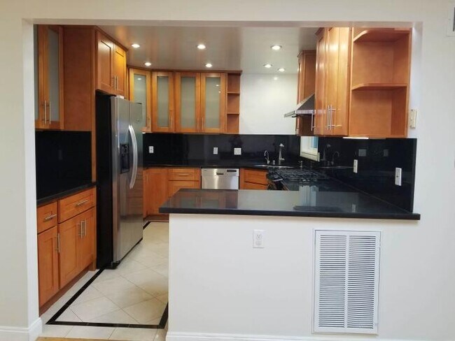Foto del edificio - 2 bedroom in San Bruno CA 94066