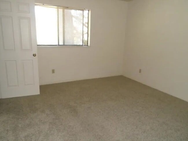 Building Photo - SouthMainStreet -4plex