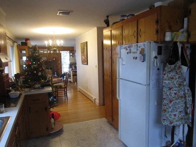 Building Photo - 83 Hesperus Ave