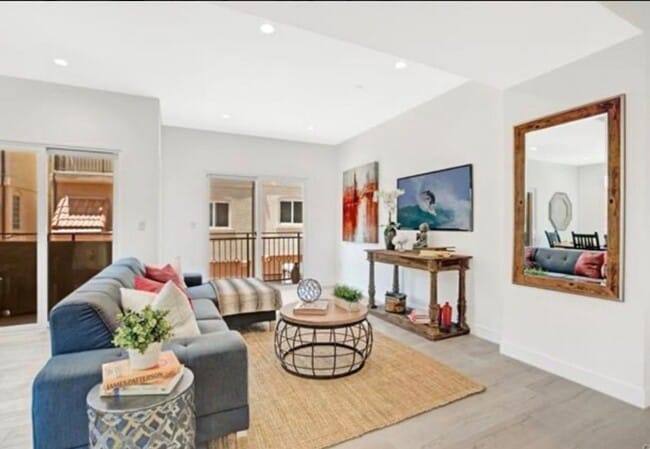 Building Photo - 9861 N Lassen Ct