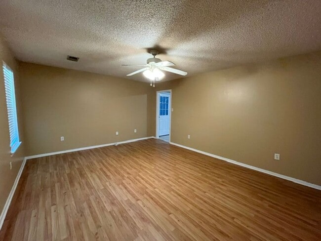 Photo - Renovated 3 Bedroom 1.5 Bath Home for Rent!!