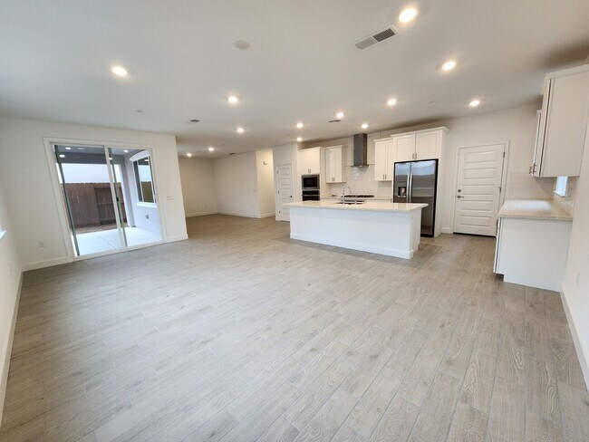 Foto del edificio - NEW Home! - 5017 Hollowtop Way