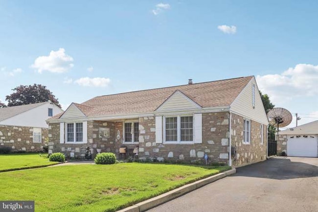 Building Photo - 9959 Ferndale St