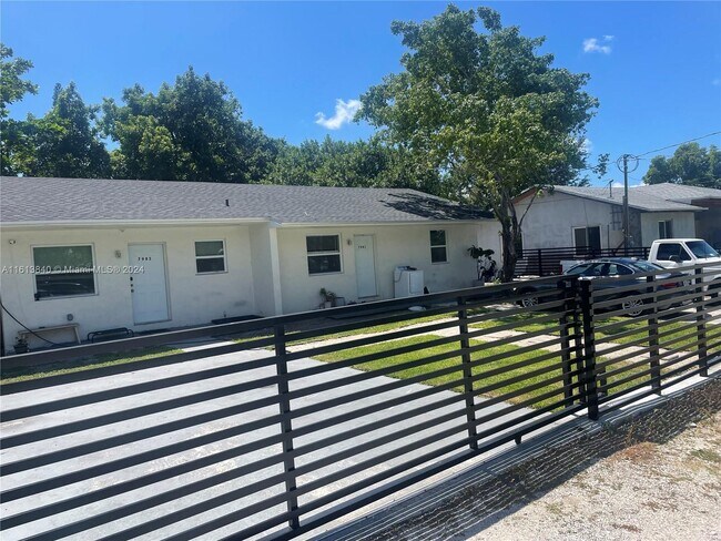 Foto del edificio - 7981 NW 12th Pl