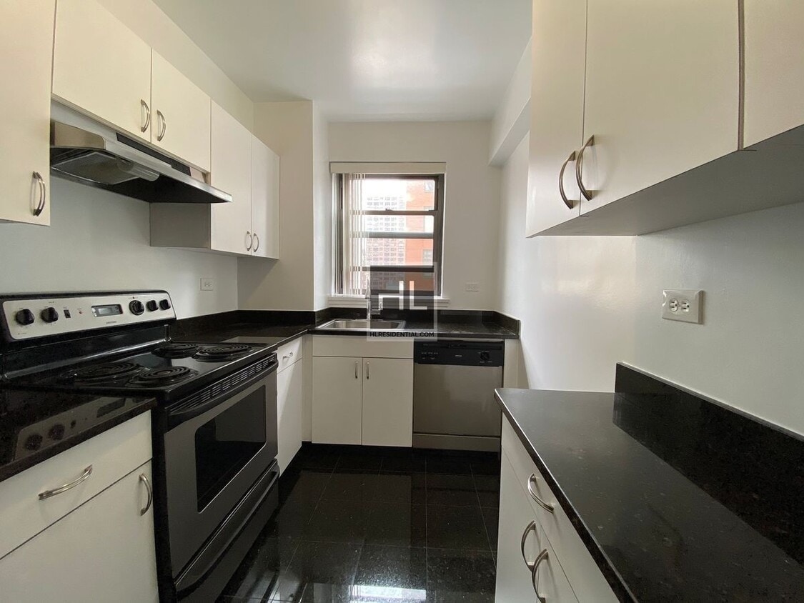 Primary Photo - EAST 69 STREET