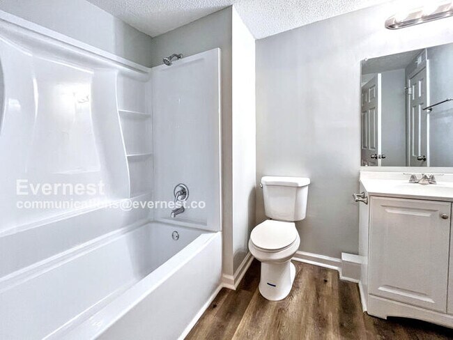 Foto del edificio - 2815 Crescent Ln
