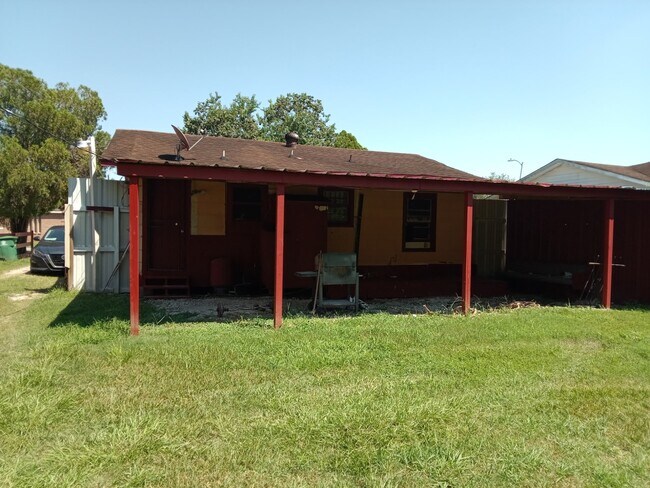 Building Photo - 8113 Hezekiah Ln