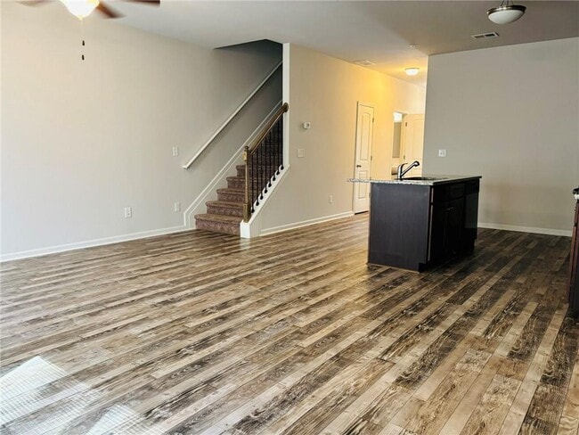 Building Photo - 1545 Iris Walk