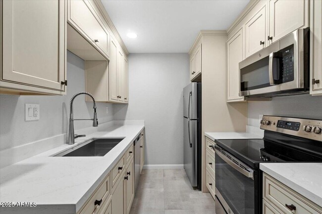 Foto del edificio - 7430 E Chaparral Rd