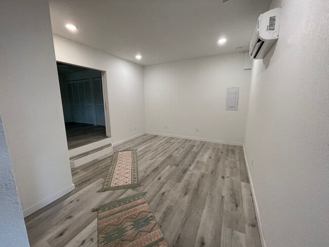 Building Photo - Completely updated 1 Bedroom ADU