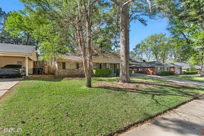 Building Photo - 2935 Salem Dr