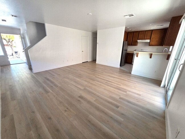 Building Photo - 5034 W Aesop Ave