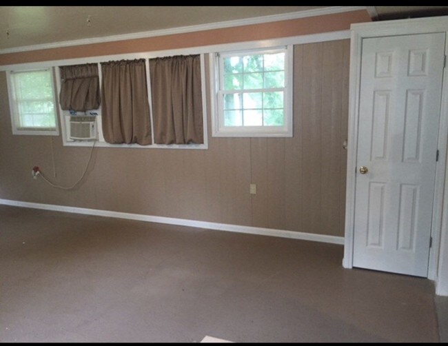 Building Photo - 424 Gayle Way